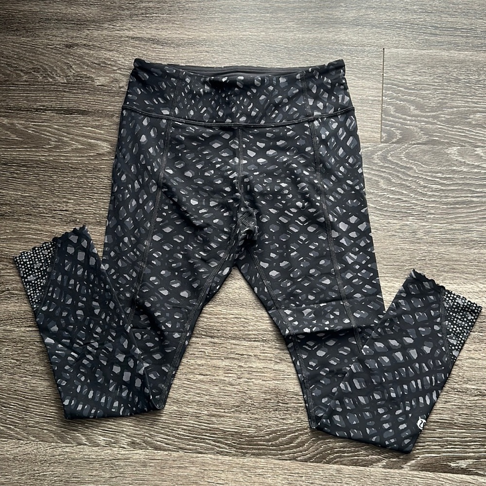 Lululemon patterned reflective legging